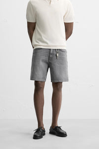 SHORT EN DENIM COUPE CLASSIQUE