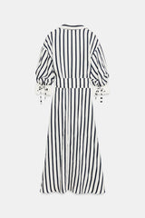 ROBE MI-LONGUE À RAYURES AVEC CEINTURE