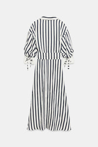 ROBE MI-LONGUE À RAYURES AVEC CEINTURE