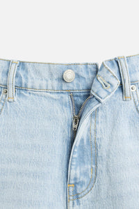 SHORT EN DENIM COUPE CLASSIQUE
