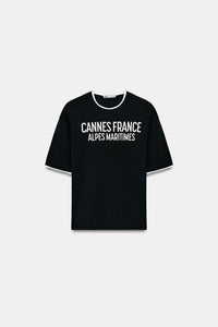 T-SHIRT À INSCRIPTION ET LISERES EN CONTRASTE