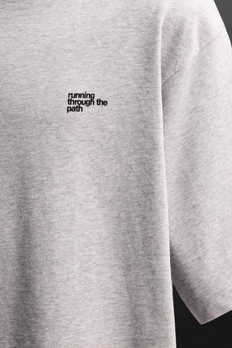 T-SHIRT À GRAPHISMES  VARIÉS