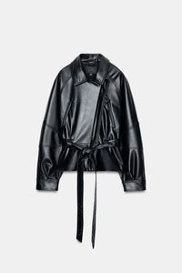 BLOUSON EN MATIÈRE SYNTHÉTIQUE AVEC CEINTURE