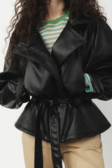 BLOUSON EN MATIÈRE SYNTHÉTIQUE AVEC CEINTURE