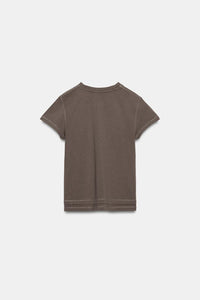 T-SHIRT À MANCHES COURTES EFFET DOUBLE