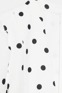 ROBE COURTE À MANCHES BOUFFANTES