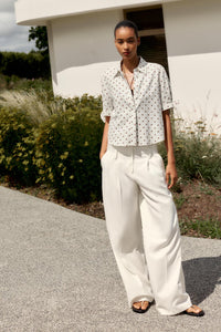 CHEMISE MANCHES COURTES AVEC LACETS EN RAMIE