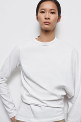 T-SHIRT ASYMÉTRIQUE À MANCHES LONGUES
