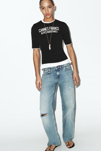 T-SHIRT À INSCRIPTION ET LISERES EN CONTRASTE