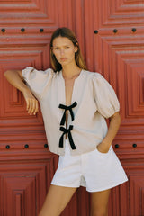 BLOUSE À LACETS AVEC LIN