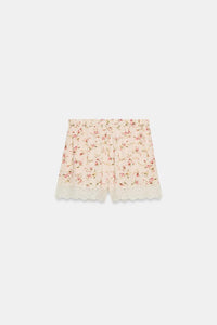 SHORT À IMPRIMÉ FLEURI ET DENTELLE