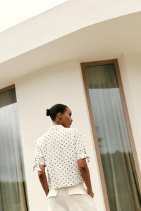 CHEMISE MANCHES COURTES AVEC LACETS EN RAMIE