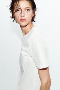 T-SHIRT POCHE BRODÉE
