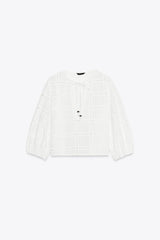 BLOUSE COURTE BRODÉE ET PERFORÉE