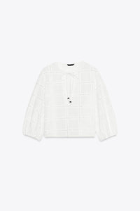 BLOUSE COURTE BRODÉE ET PERFORÉE
