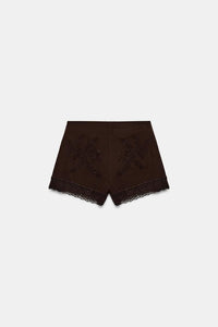 SHORT BRODÉ DENTELLE