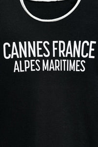 T-SHIRT À INSCRIPTION ET LISERES EN CONTRASTE