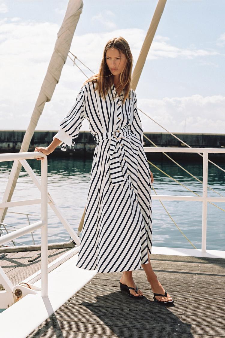 ROBE MI-LONGUE À RAYURES AVEC CEINTURE