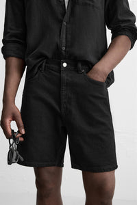 SHORT EN DENIM COUPE CLASSIQUE