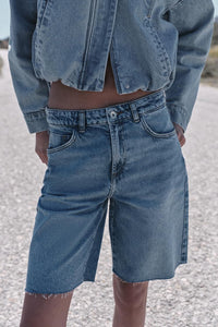 SHORT Z1975 EN DENIM TAILLE MI-HAUTE
