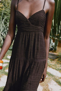 ROBE LONGUE À BRETELLES