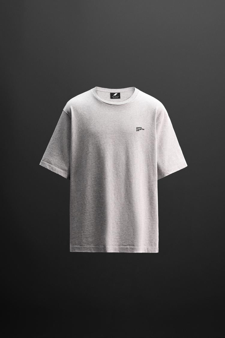 T-SHIRT À GRAPHISMES  VARIÉS