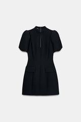 ROBE COURTE À MANCHES BOUFFANTES