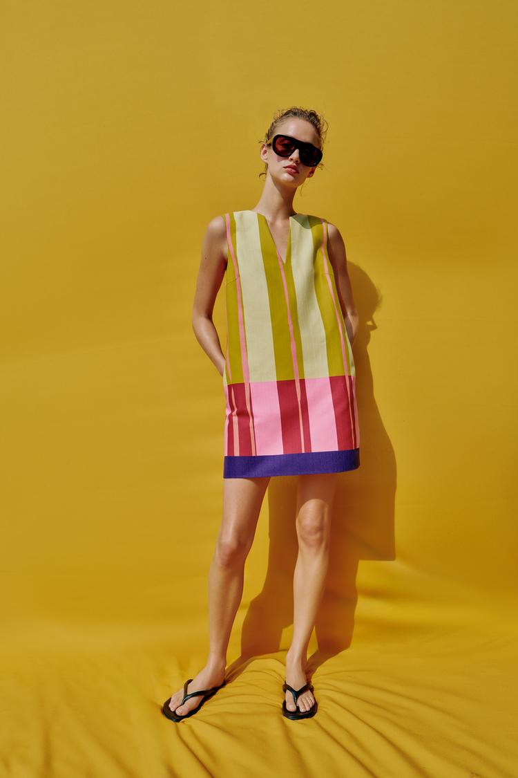 ROBE COURTE À RAYURES